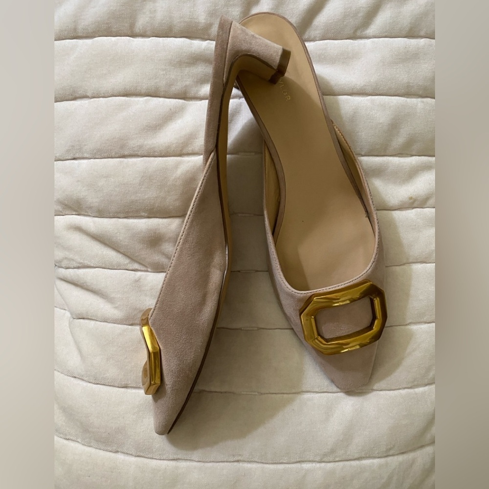 Pale taupe pointed toe suede w gold buckle detail slides by Ann Taylor Size 9 - Picture 2 of 4